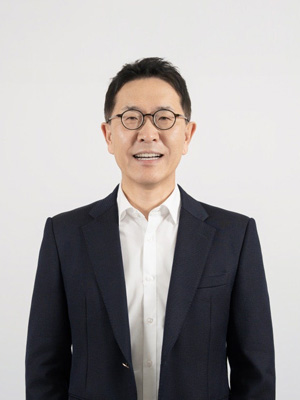 Kitack Lee