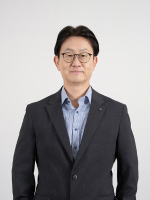 Wooyong Um